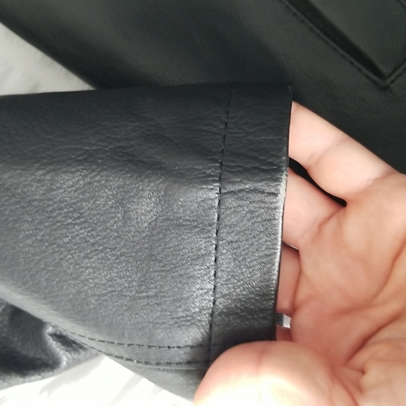 L - Jacket - Picture 3 of 13